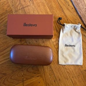 Illesteva storage set for sunglasses
